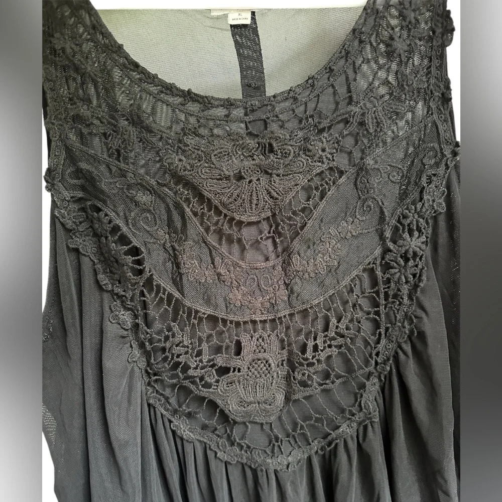 Ultra Pink Black Crochet Women's Top - Picture 4 of 6